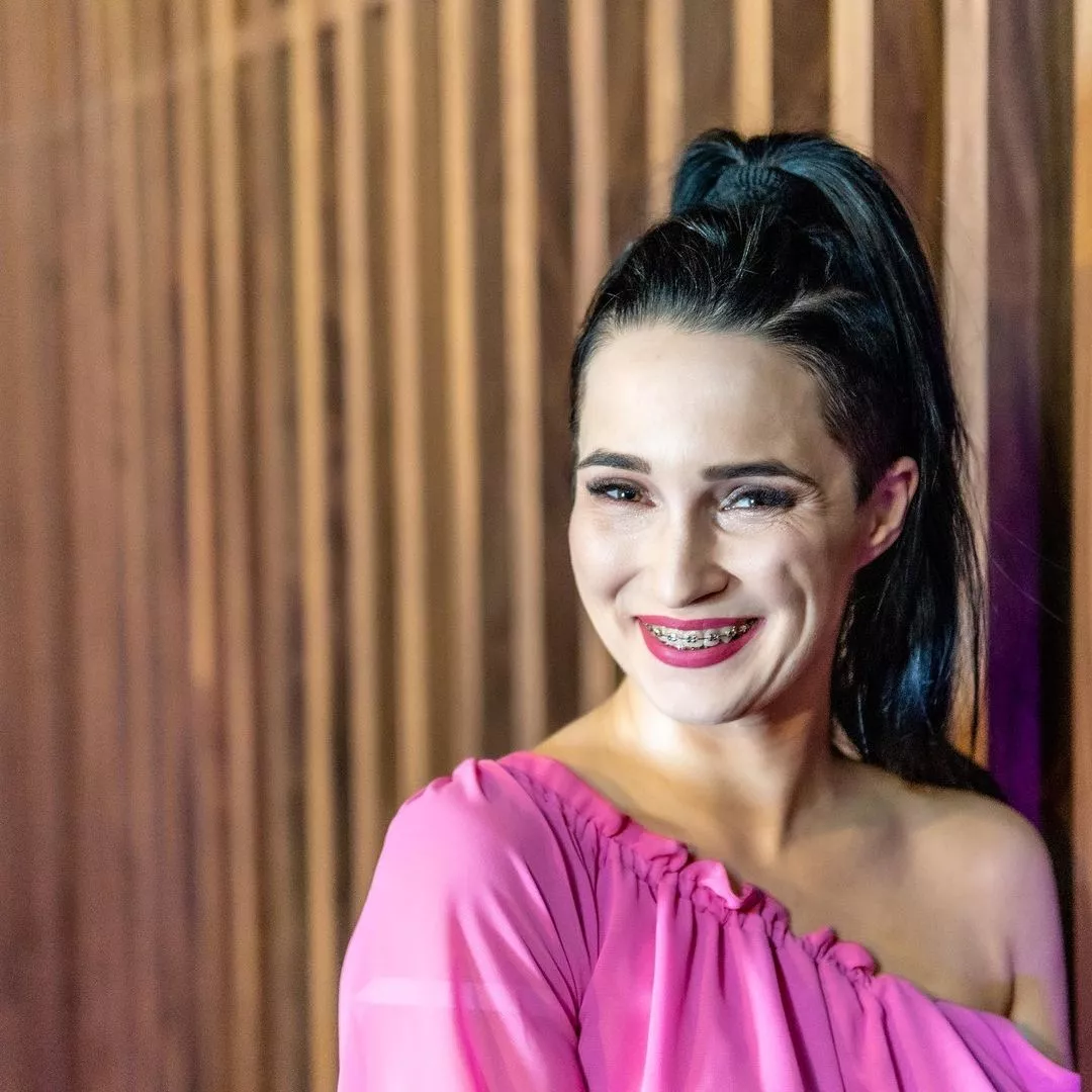 Do sieci wyciekły gorące zdjęcia! Gwiazda disco polo - Emila Sanecka z Daj To Głośniej przyłapana w łóżku! 
